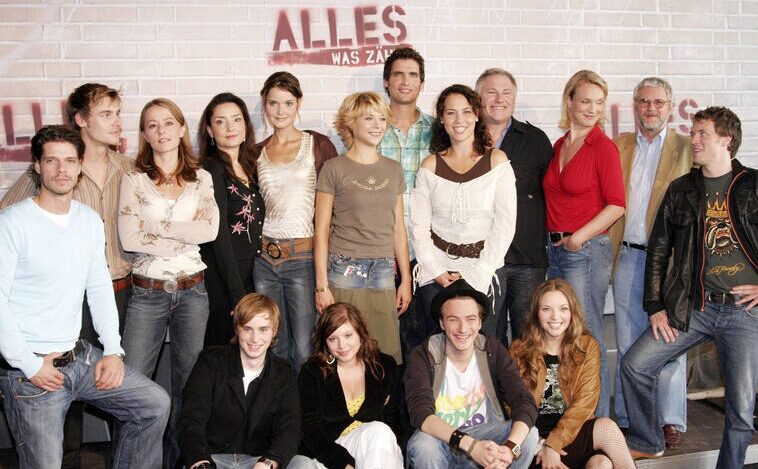 106739 der ur cast von alles was e1721291963885